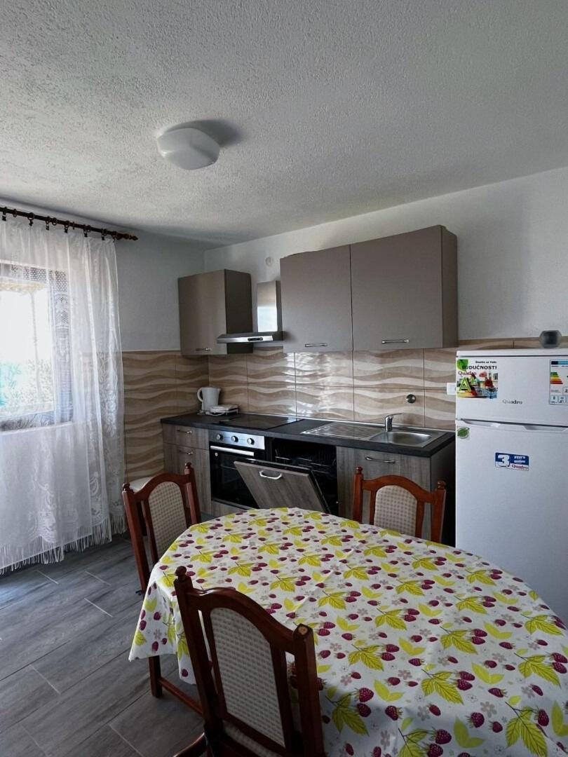 Apartment Dalibor Lukovo Šugarje Extérieur photo