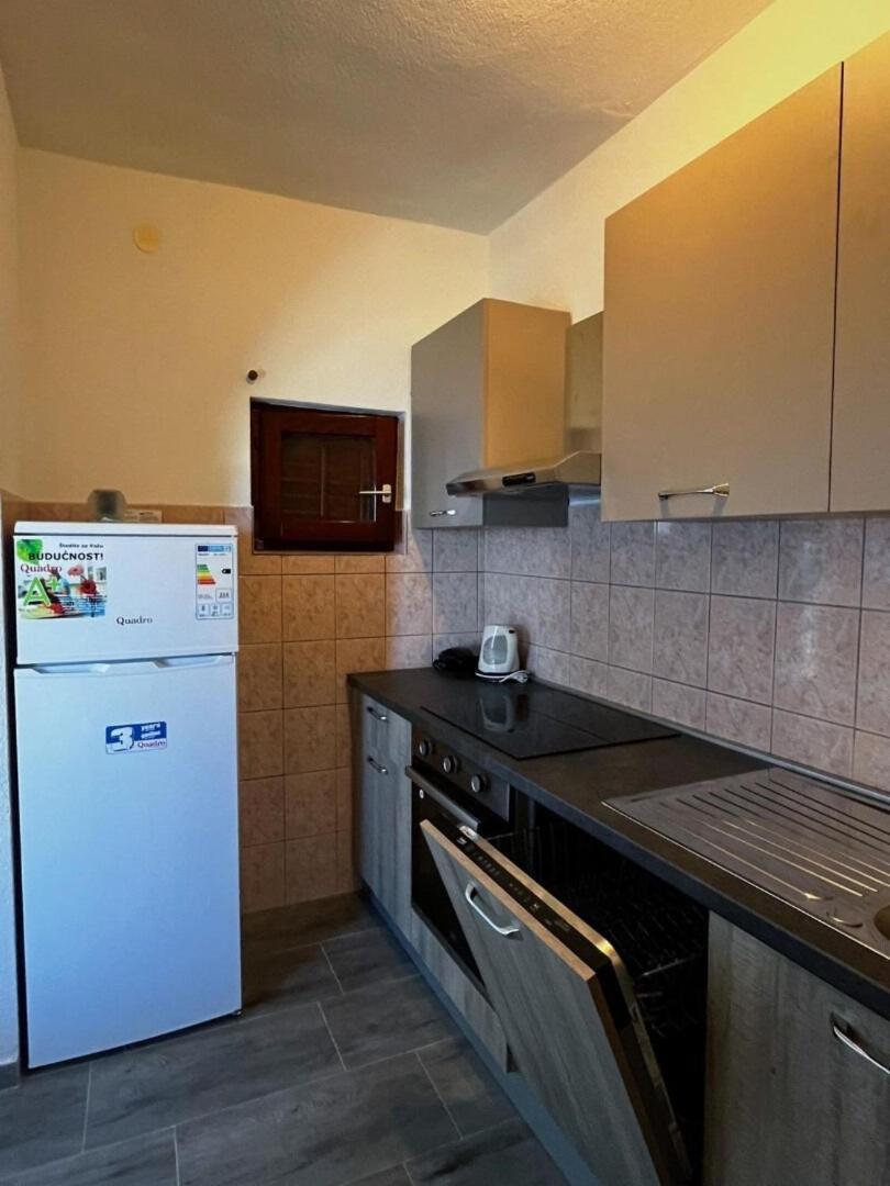 Apartment Dalibor Lukovo Šugarje Extérieur photo