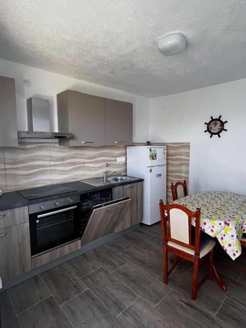 Apartment Dalibor Lukovo Šugarje Extérieur photo